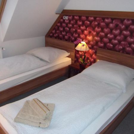 Rozsa Apartman Appartement Hévíz Buitenkant foto