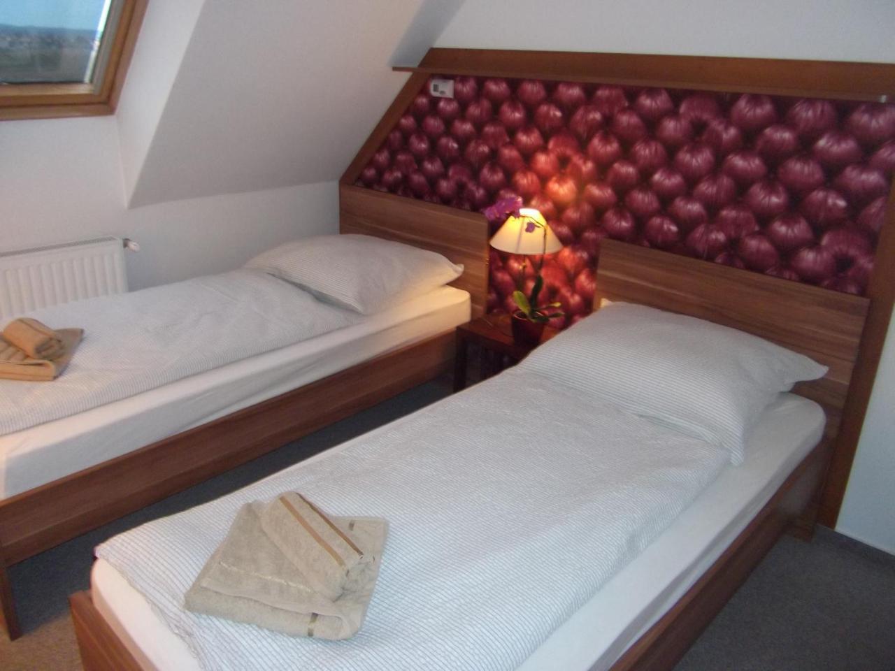 Rozsa Apartman Appartement Hévíz Buitenkant foto