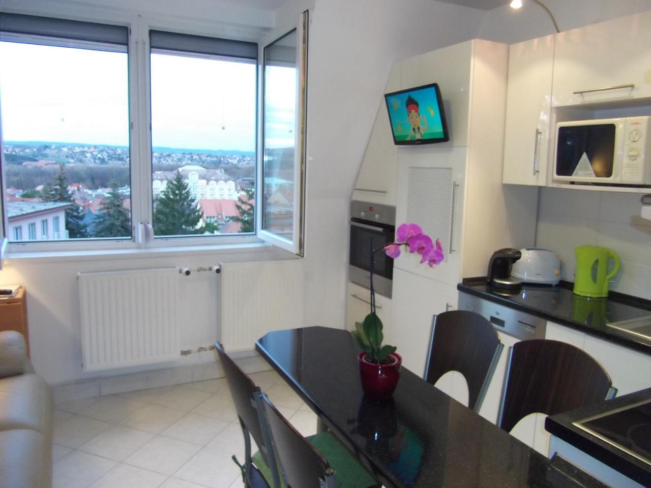 Rozsa Apartman Appartement Hévíz Buitenkant foto